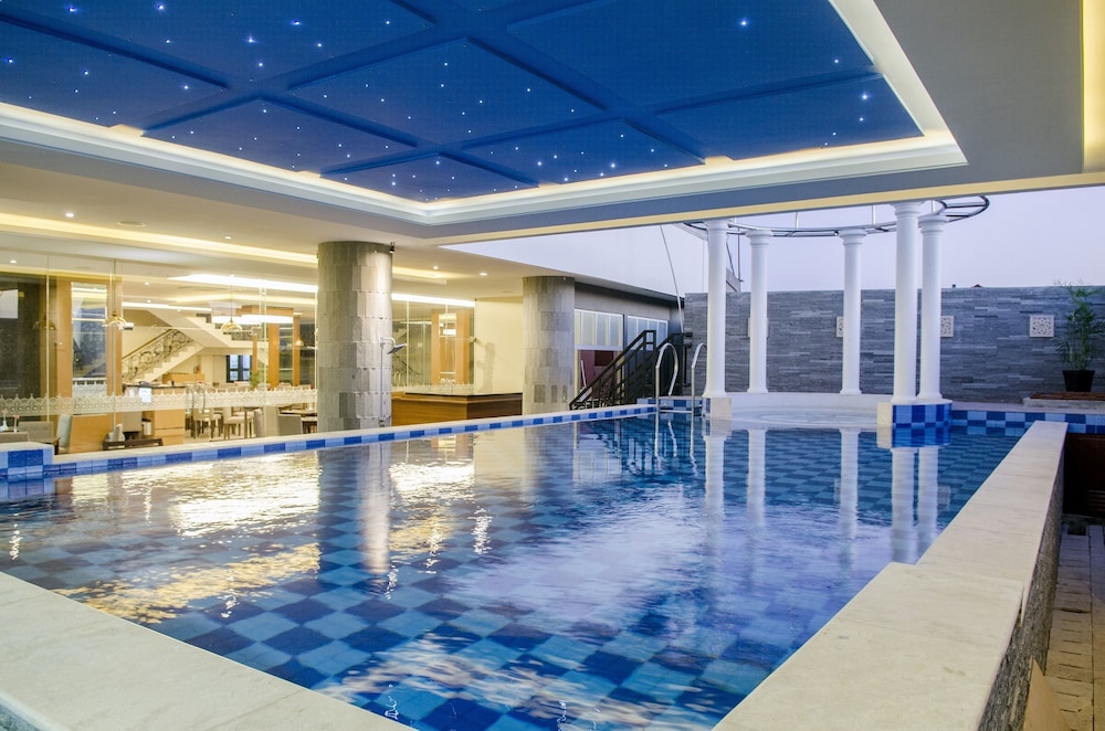 TARA HOTEL 26/46
