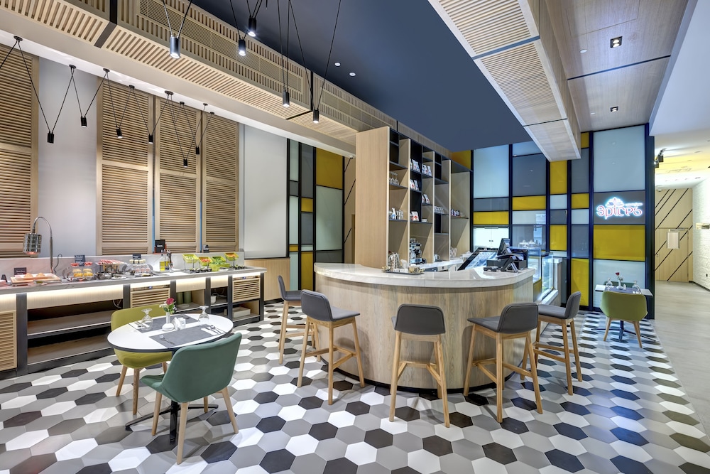 Al Khoory Urban Hotel 38/50
