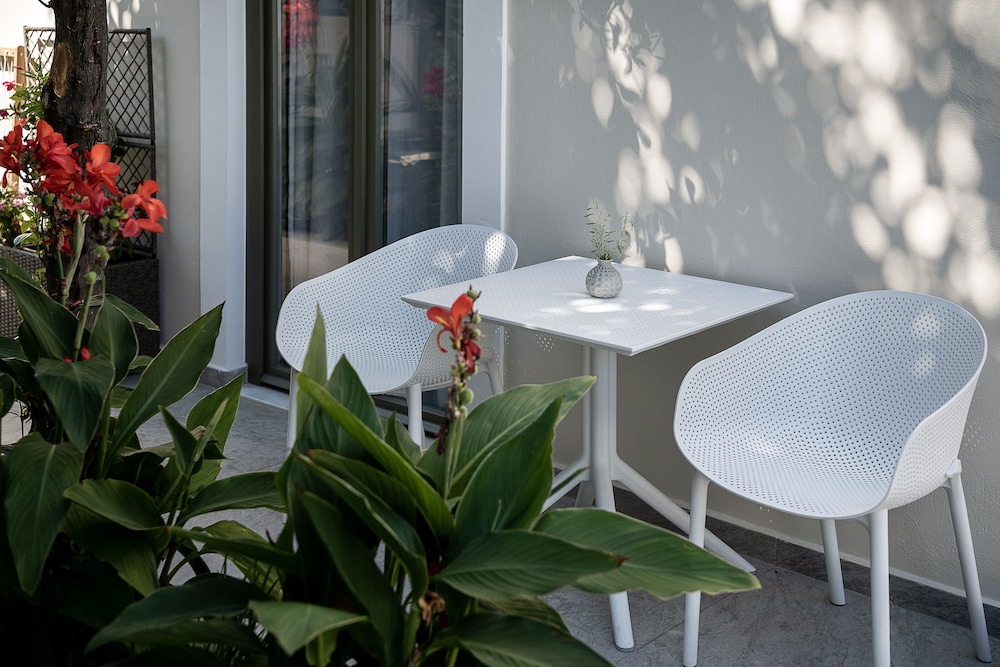 Epavli Boutique Hotel 46/65