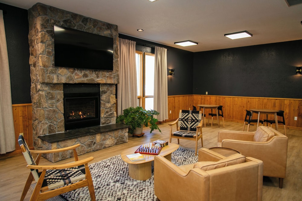 Wolf Creek Lodge, BW Signature Collection 52/71