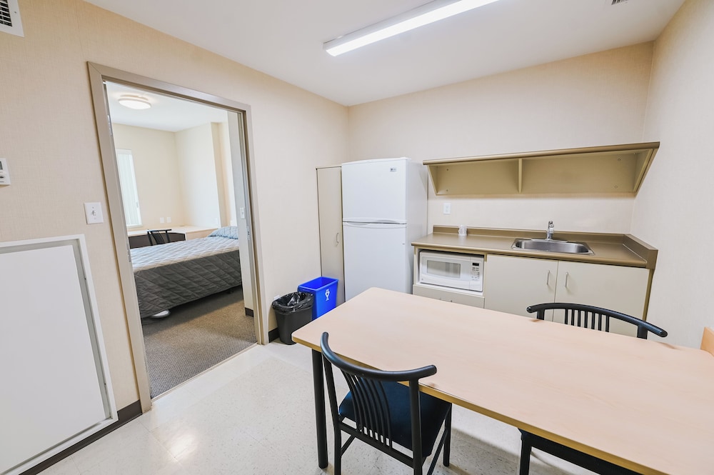 Residence & Conference Centre - Kamloops 20/61