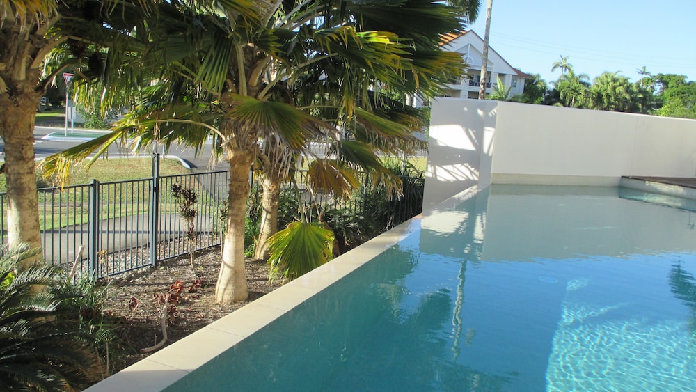 EDGE APARTMENTS CAIRNS 72/75