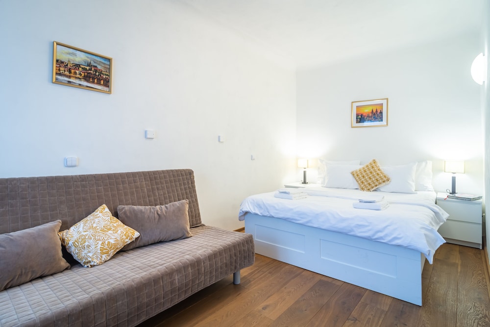 1 BEDROOM, COMFORT, APARTMENT, COURTYARD VIEW