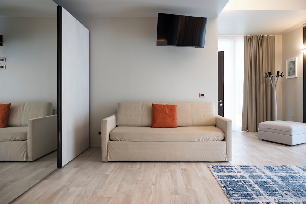 Vision Hotel 28/50
