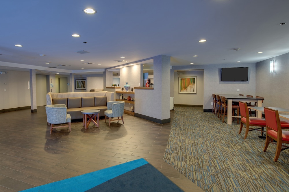 Holiday Inn Express Nashville W I40/Whitebridge Rd 6/47