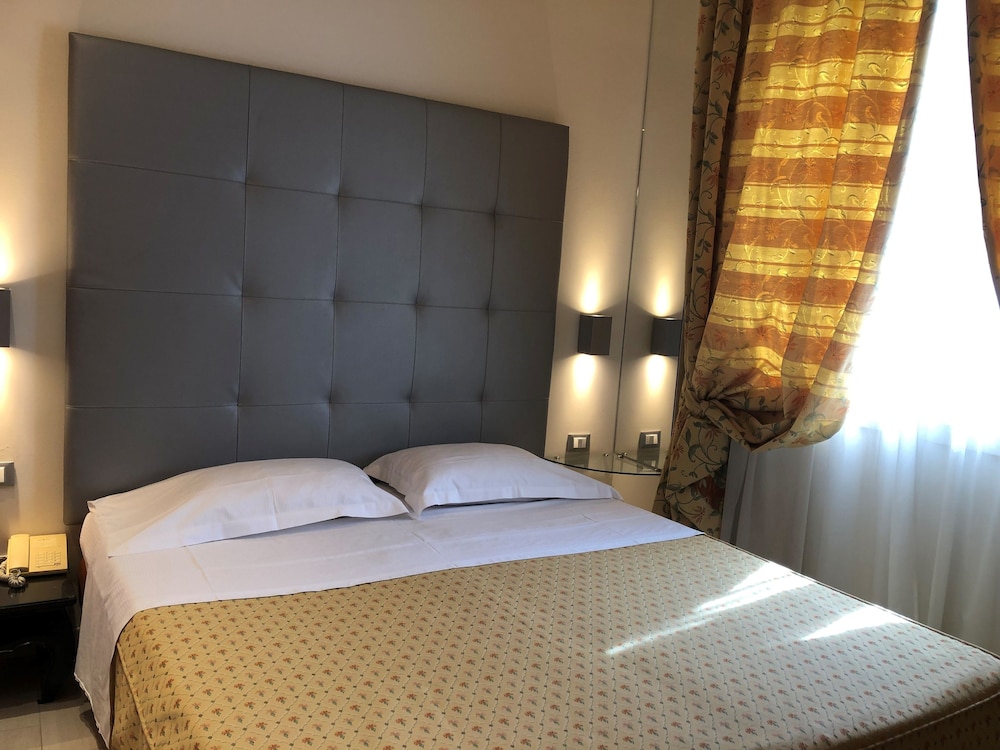 Savoia Hotel Regency 9/36