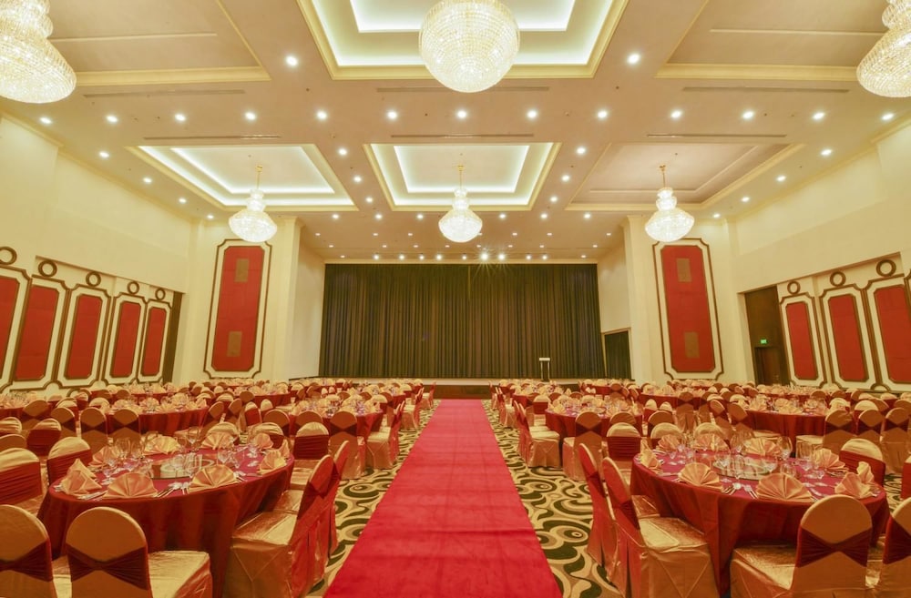 Aristo International Hotel 45/53