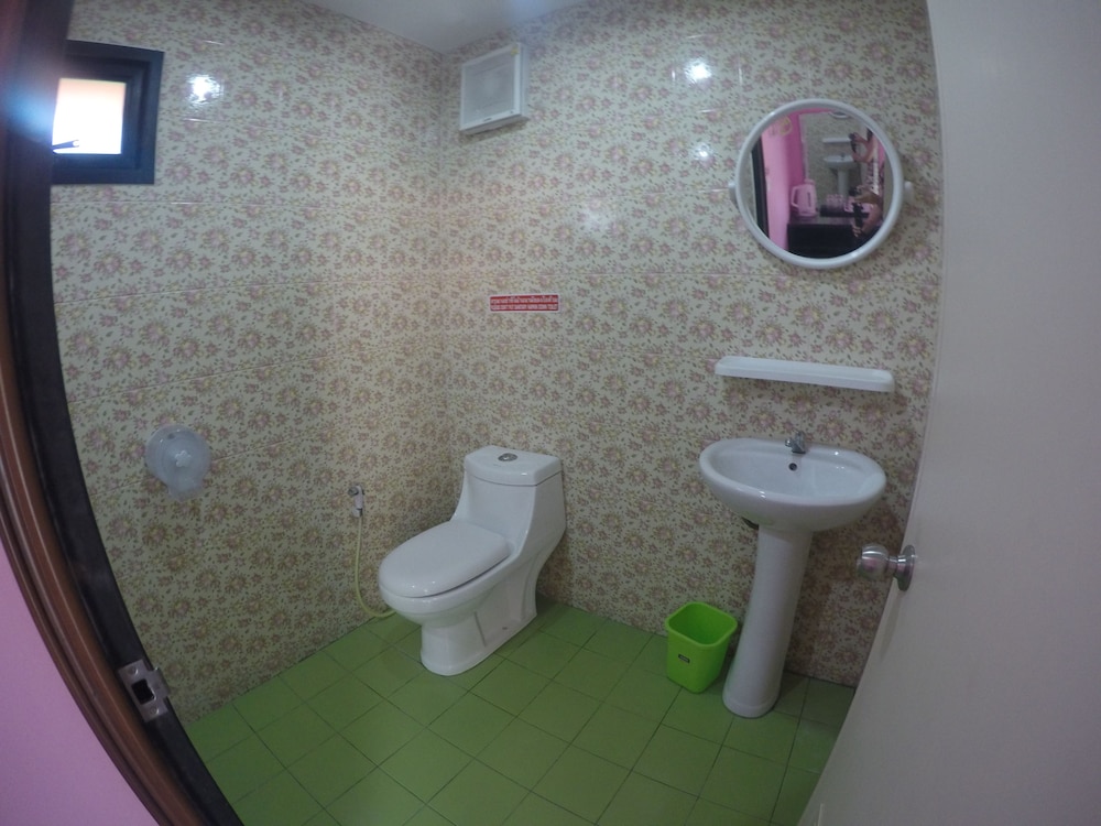 Bb House Beach Resort 50/50
