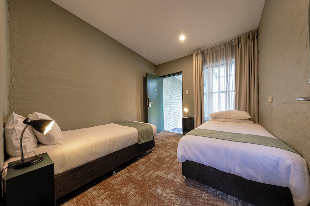 Everton Park Hotel 8/31
