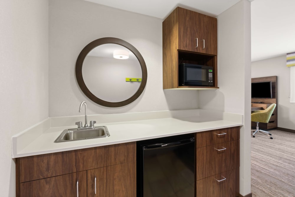 Hampton Inn & Suites Burlington WA 37/39