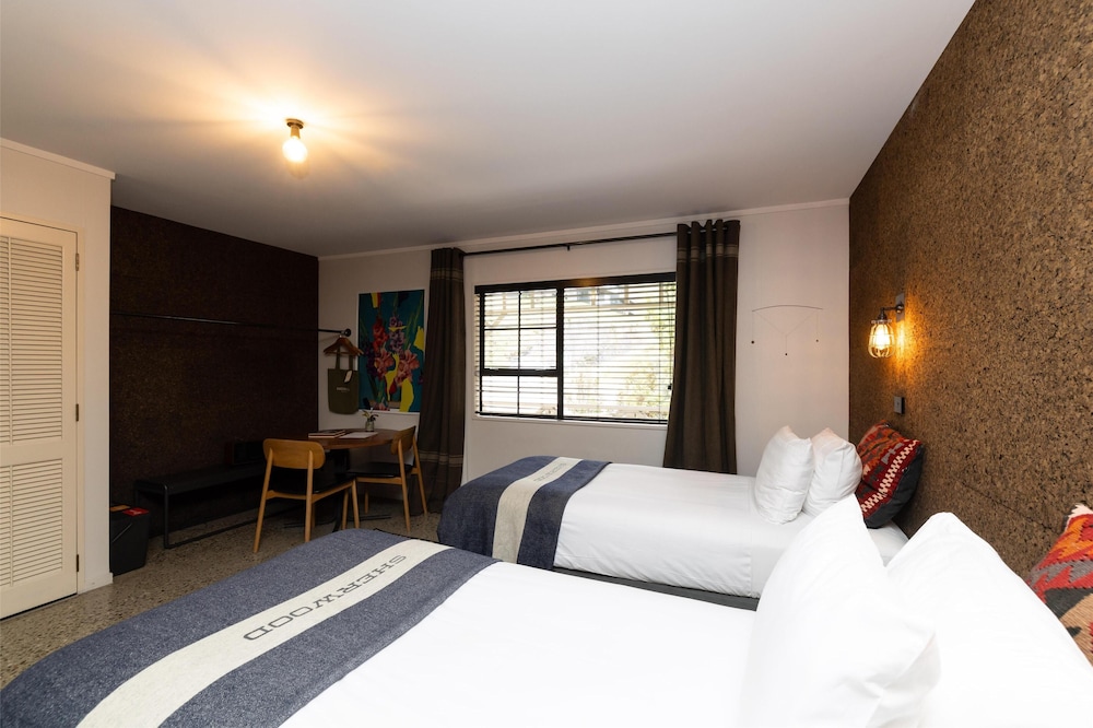 STANDARD, TWIN BEDS