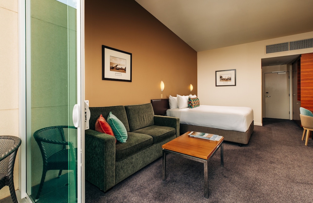 The Port Lincoln Hotel 34/50
