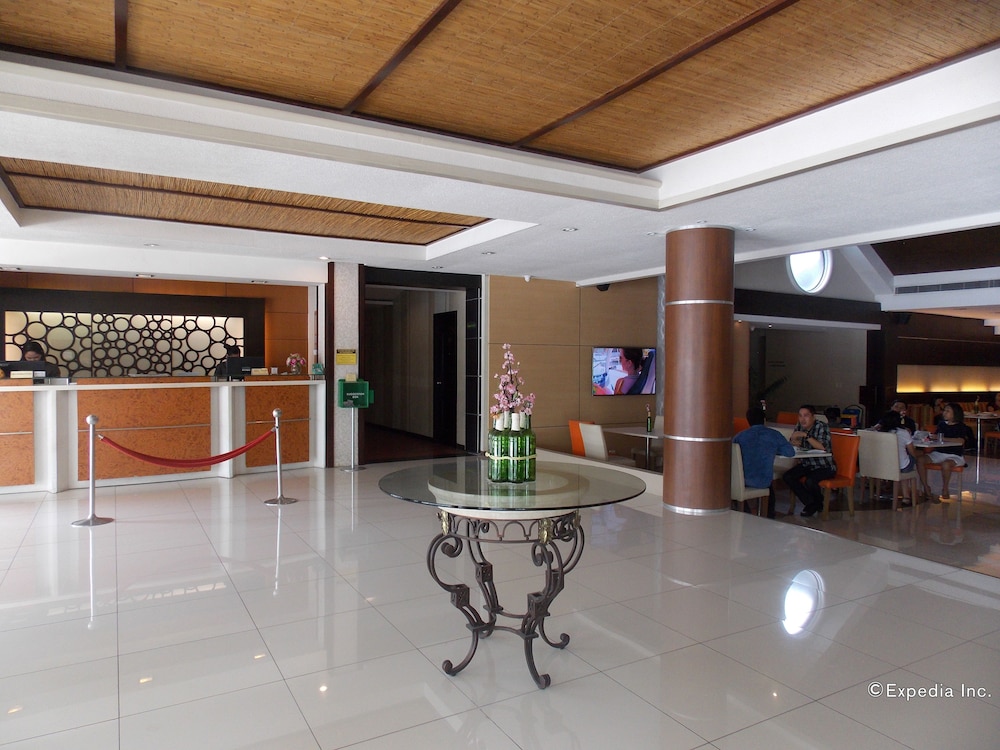 Circle Inn Hotel and Suites 48/63