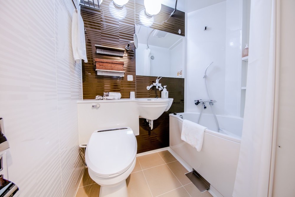 Sotetsu Fresa Inn Kanda Otemachi Hotel (ex UNIZO INN) 18/37