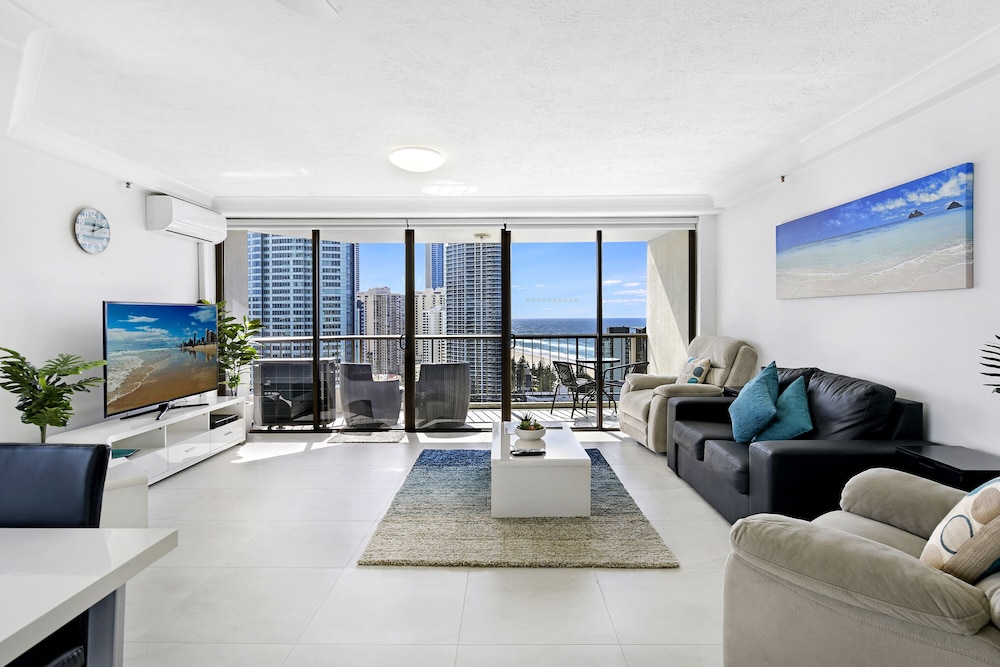 Surfers Century Oceanside Apartments 25/50