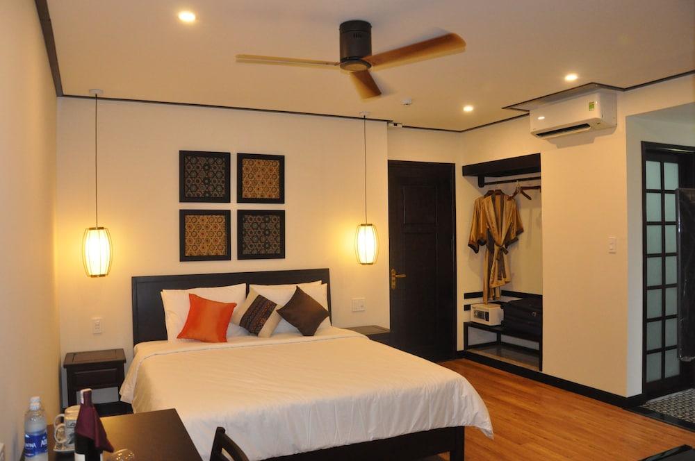 The Quin Riverside Villa 17/50