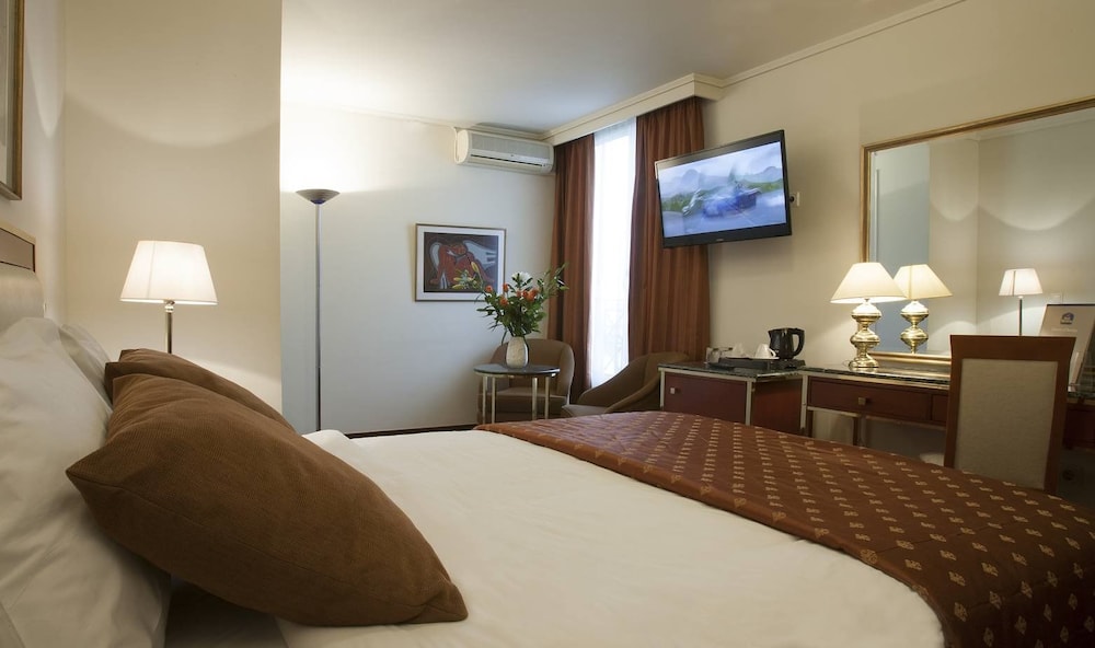 Ilisia Hotel 25/68