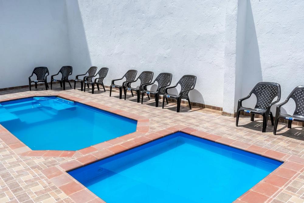 Hotel Rodadero Inn By GEH Suites 12/16