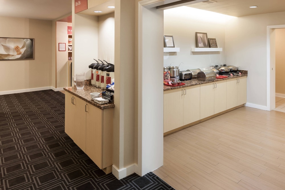 Towneplace Suites By Marriott Columbia Southeast Ft Jackson 13/47