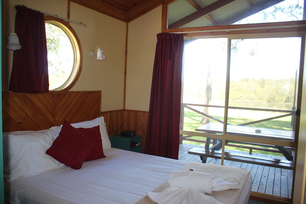 Lanis Holiday Island Caravan Park 18/67