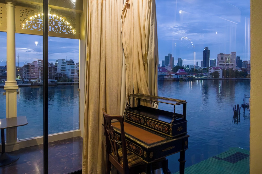 Amdaeng Bangkok Riverside Hotel 46/75