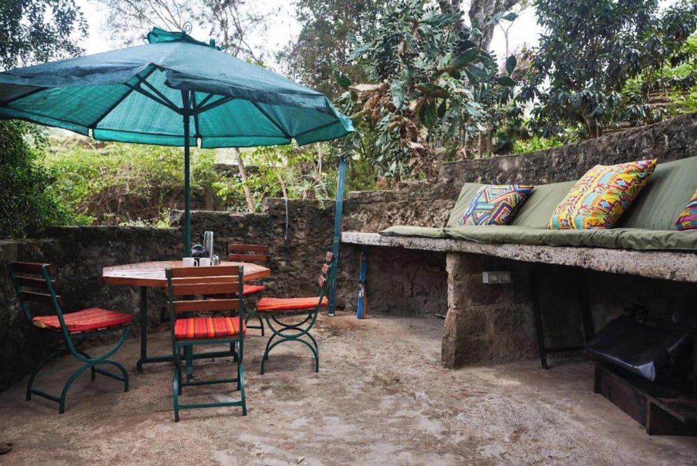 Villa Rock Stop Falls B & B 38/50