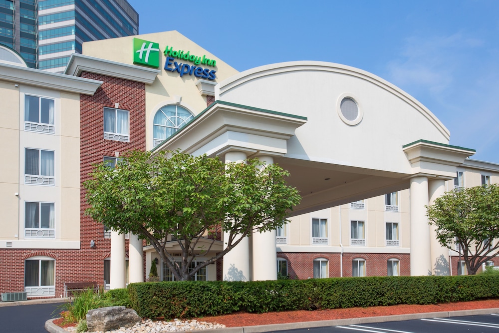 Holiday Inn Express & Suites Tower Center New Brunswick 3/39