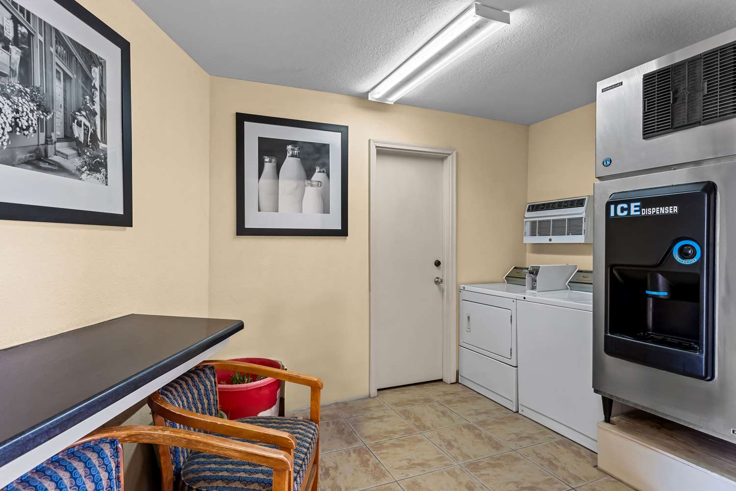 Econo Lodge Inn & Suites Santa Rosa 10/15