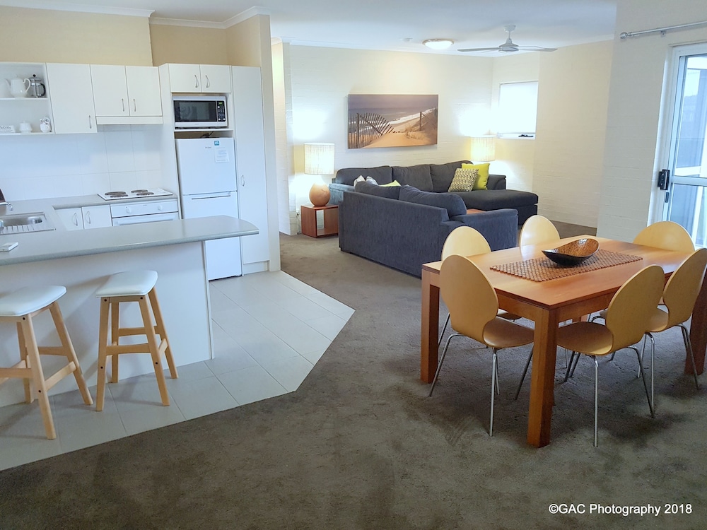 Mollymook Cove Apartments 11/26