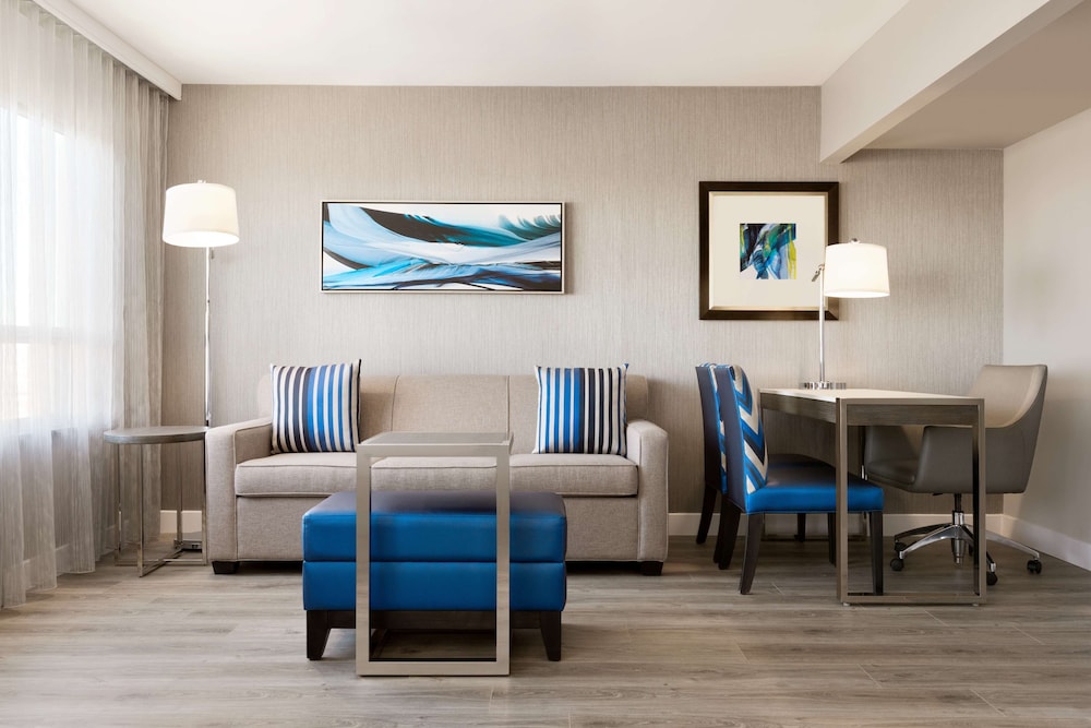 Embassy Suites By Hilton Toronto Airport 32/55