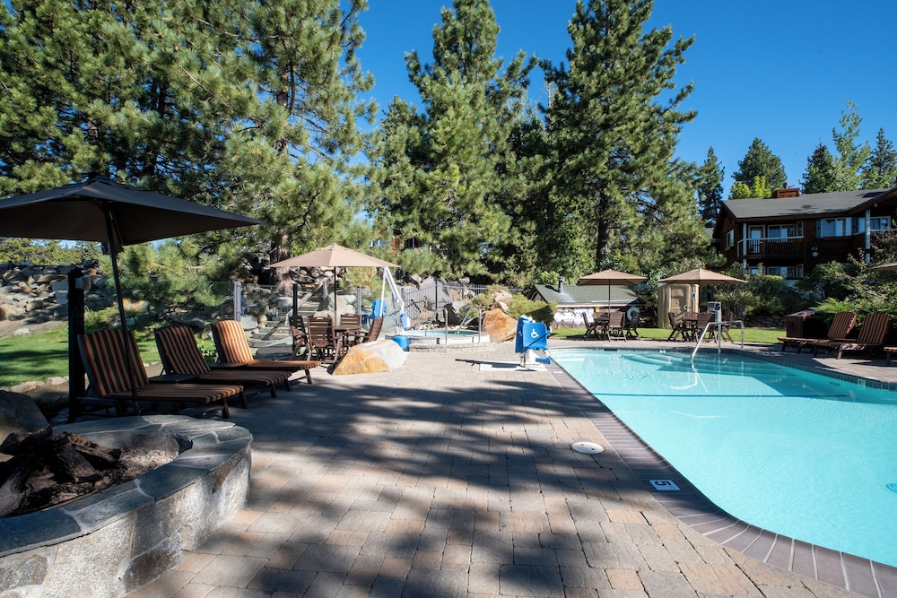 Red Wolf Lakeside Lodge 57/60