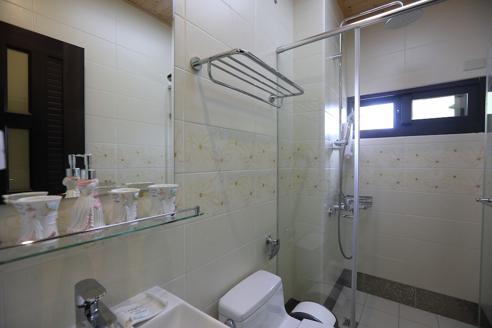 Happiness Station B&B 45/50