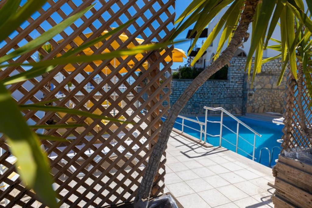 Hola Bodrum 22/32