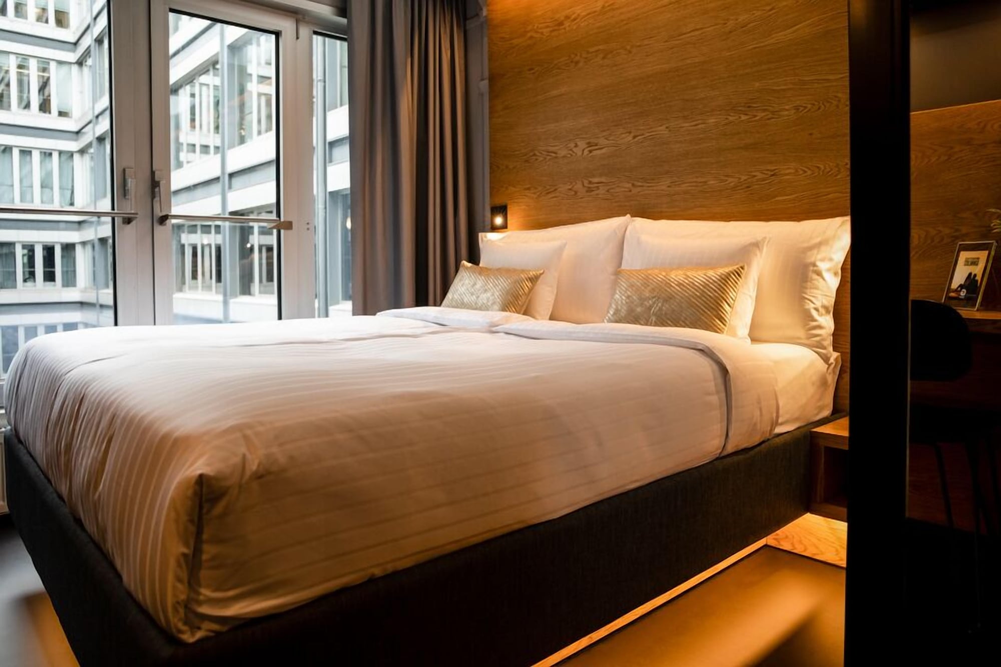 STANDARD, DOUBLE BED