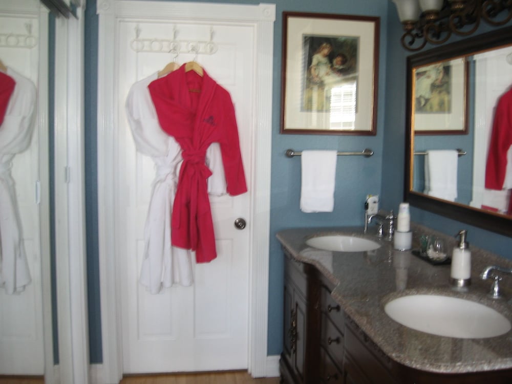 The Collins Inn And Seaside Cottages - Adults Only 70/77