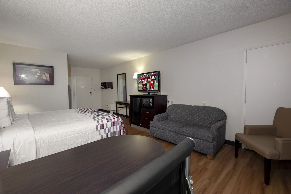 Red Roof Inn Warrenton 27/37