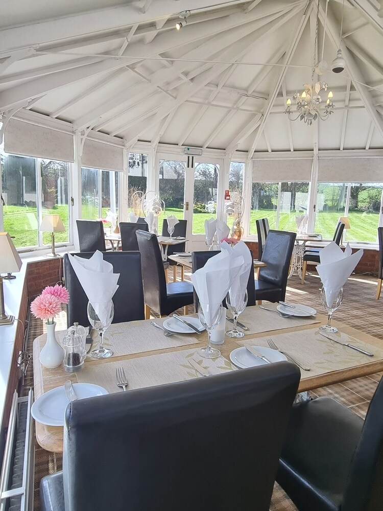 Apple Tree Hotel 29/30