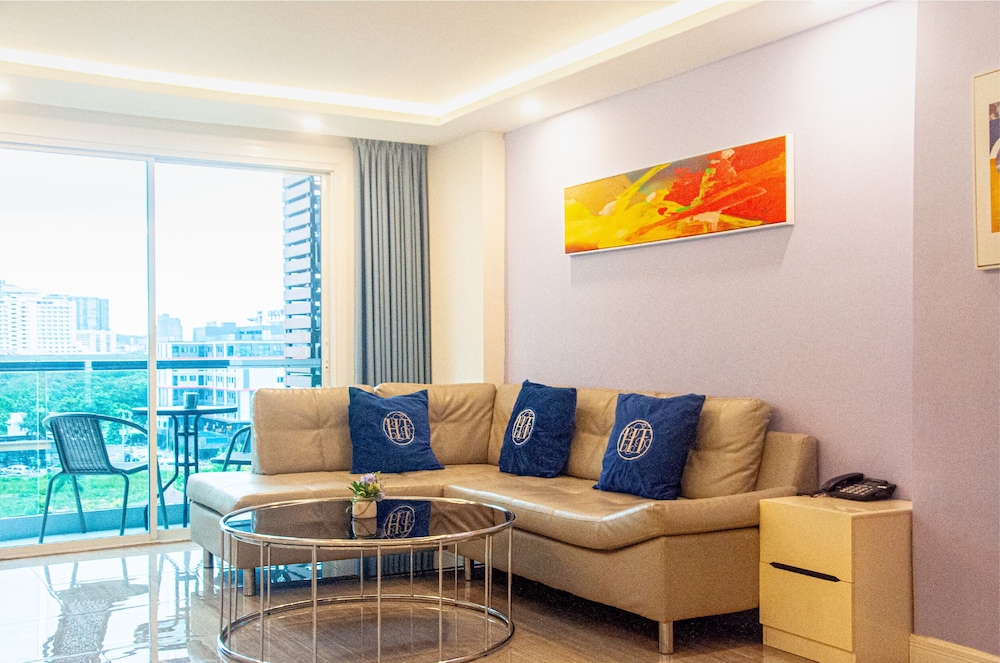 HT9 HOTEL 22/36