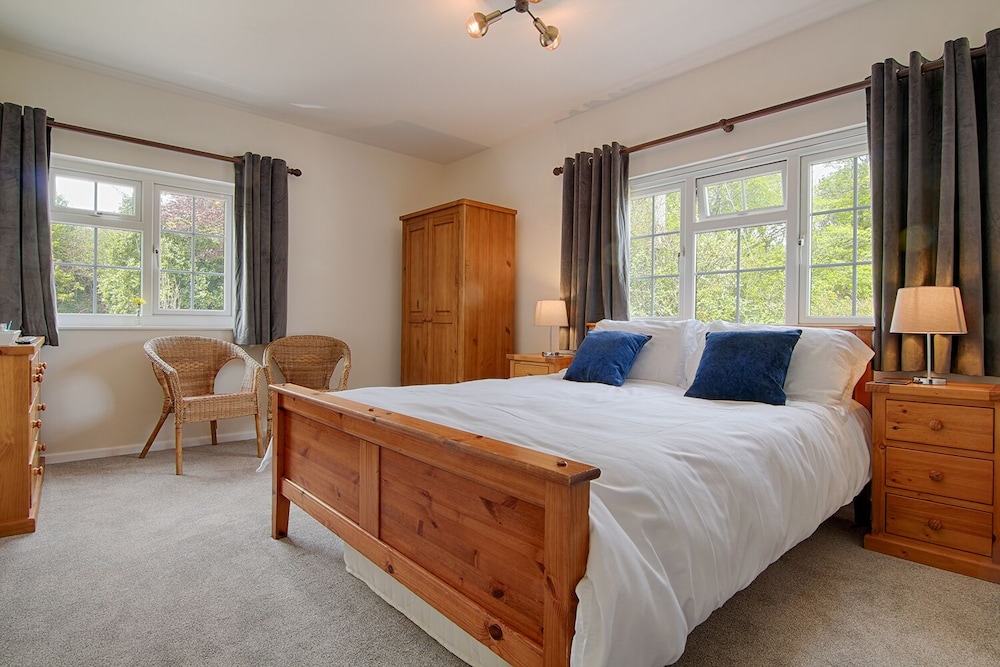 Leworthy Farmhouse 6/49