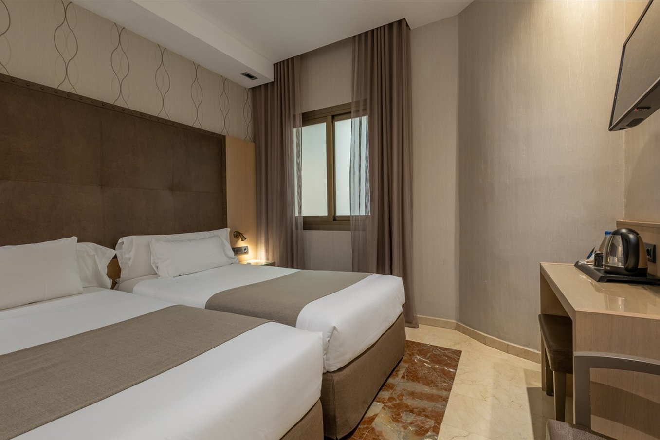 Gran Hotel Barcino 33/76
