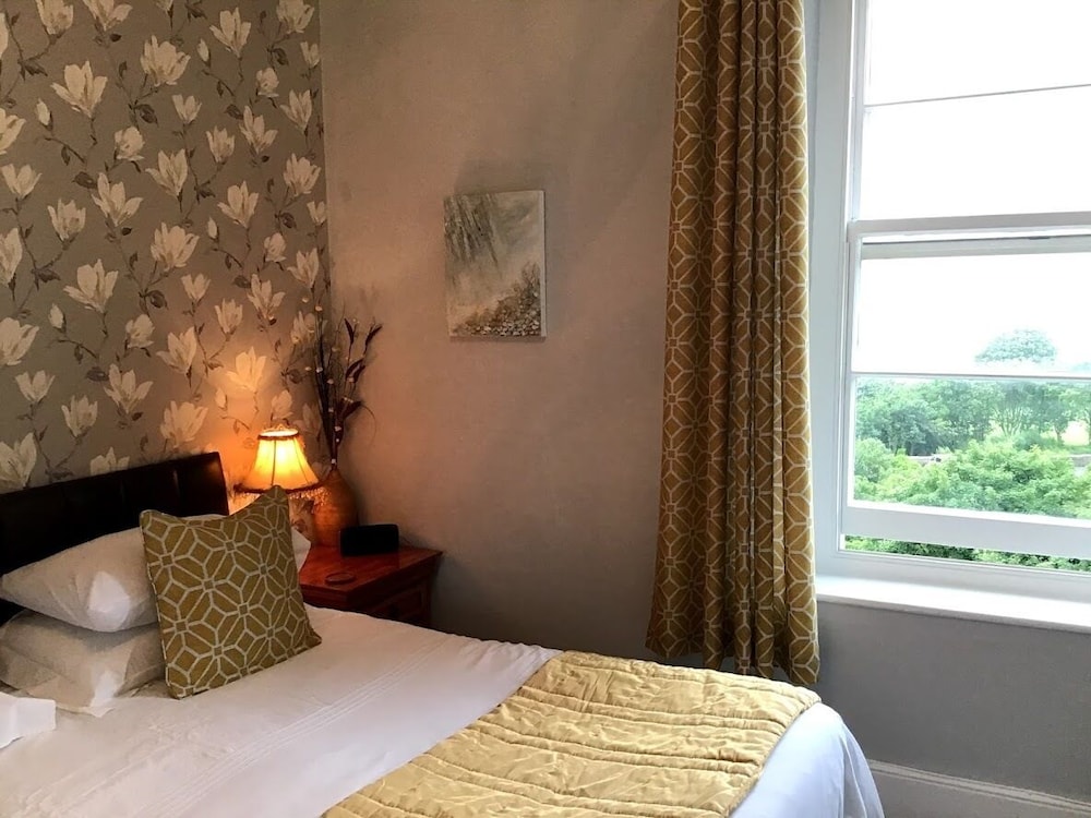 The Collingdale Guest House 20/50