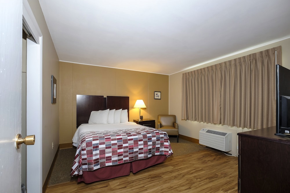 Red Roof Inn and Suites Herkimer 20/46