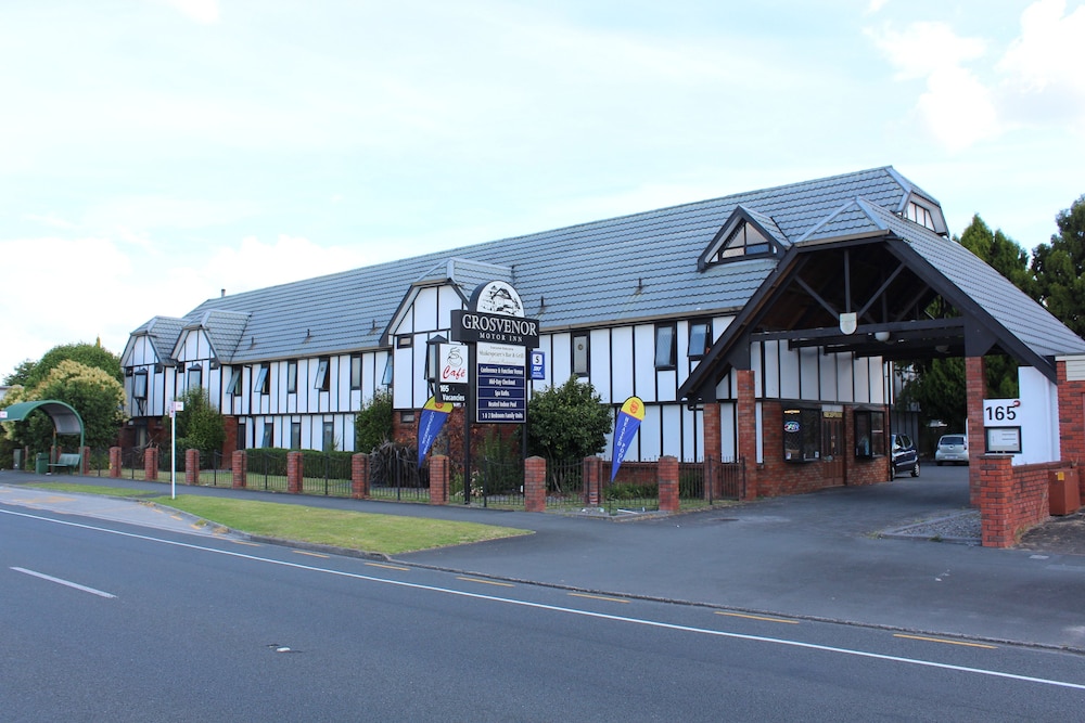 Grosvenor Motor Inn 43/50