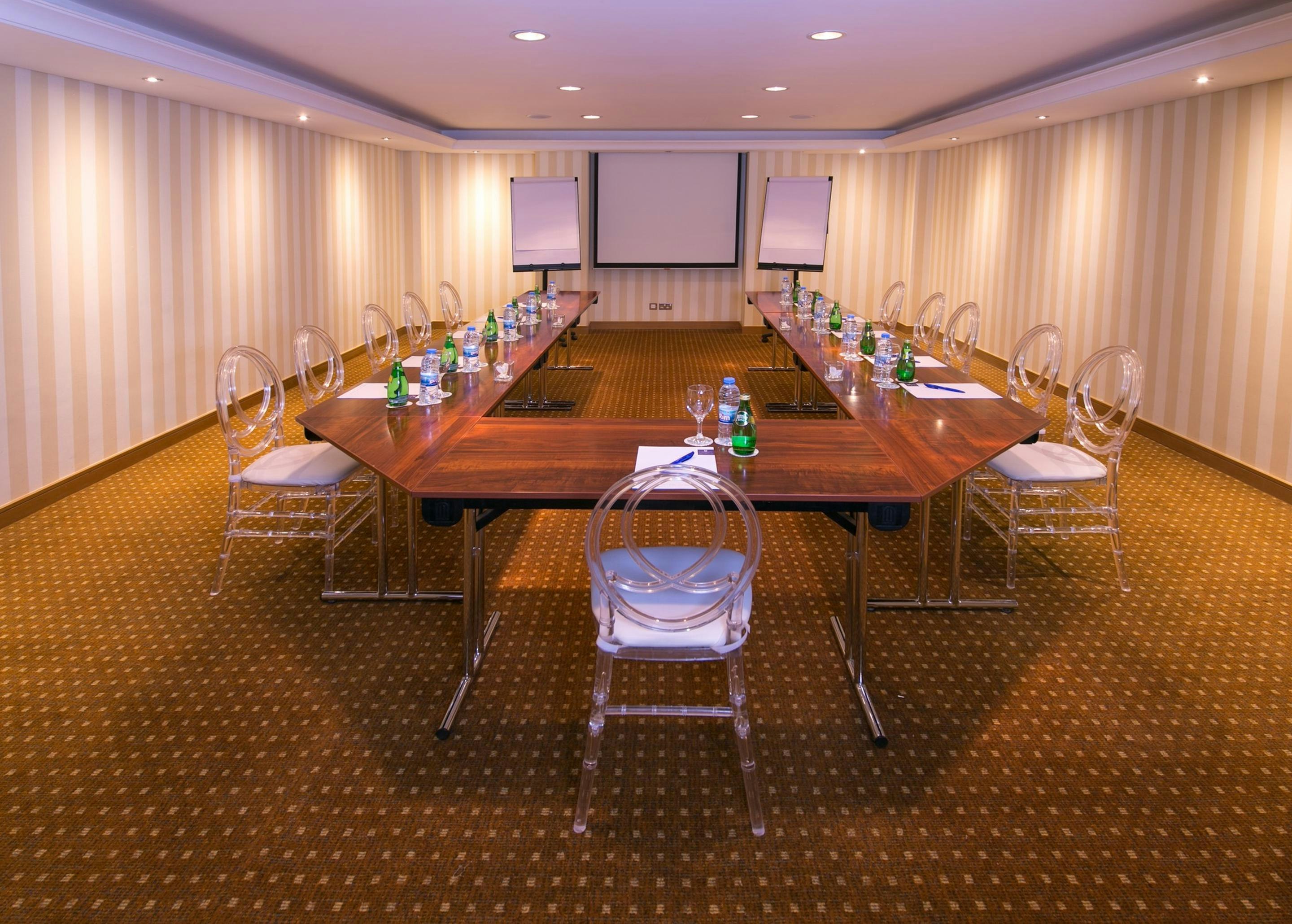 Copthorne Al Jahra Hotel & Resort 65/76