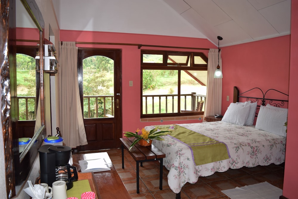 ROOM, DOUBLE BED