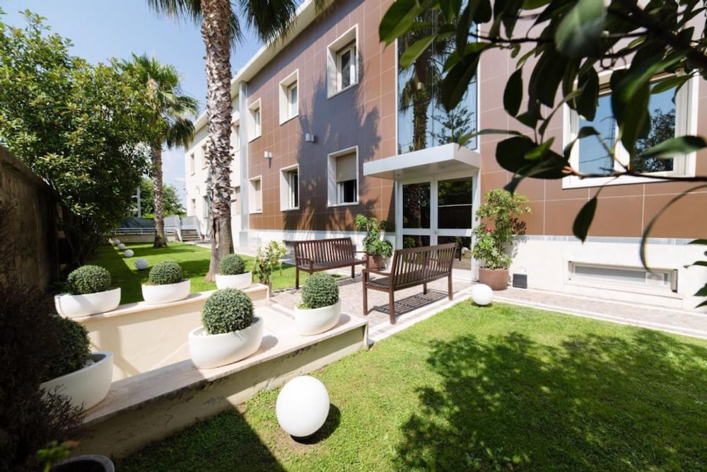 Hotel Plana 64/77
