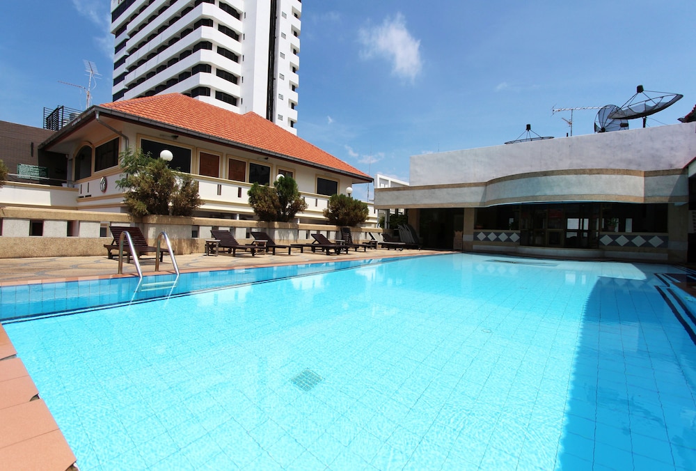 Aa Pattaya Residence photo1
