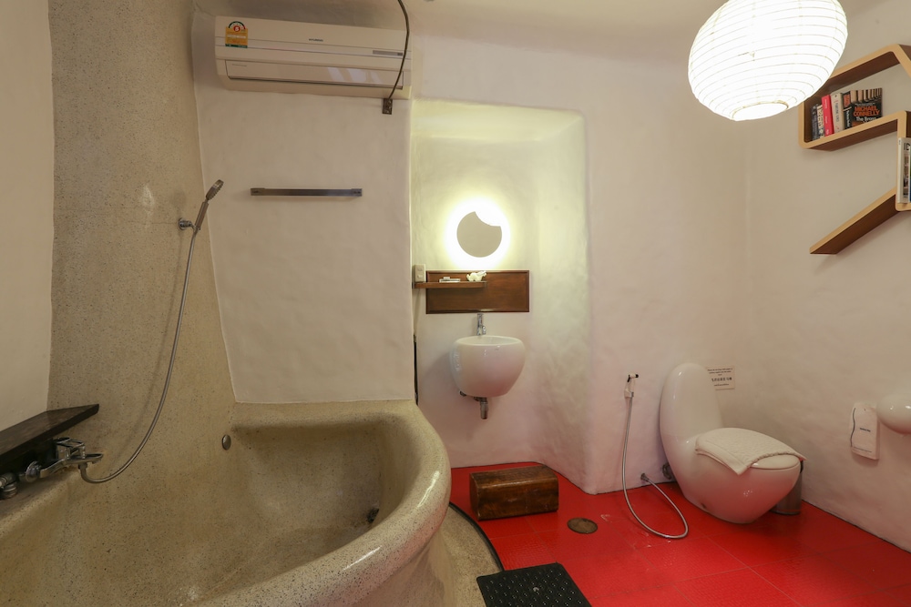 Mo Rooms 26/50