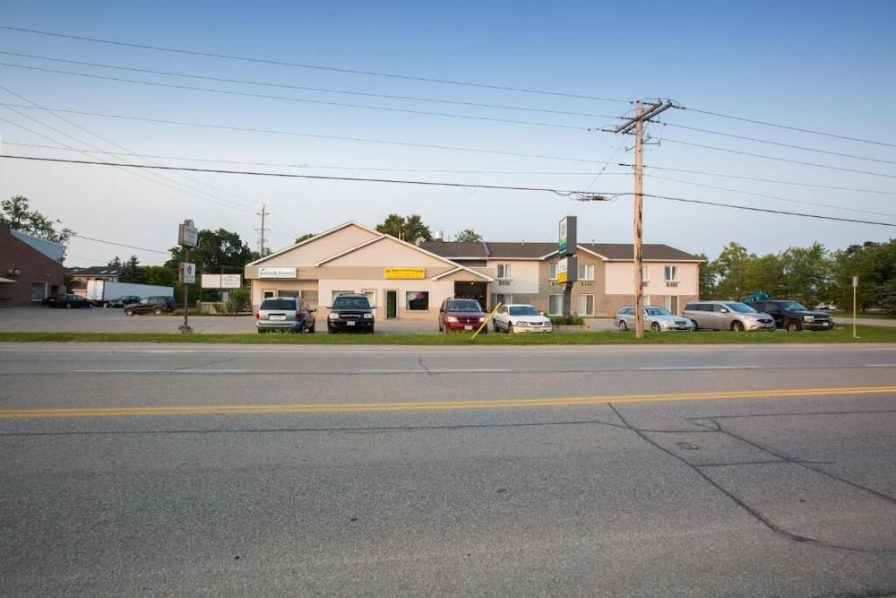 The Village Inn 17/23