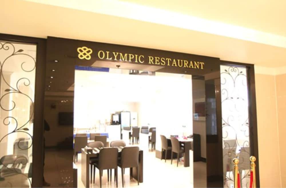 Olympic Hotel 36/49